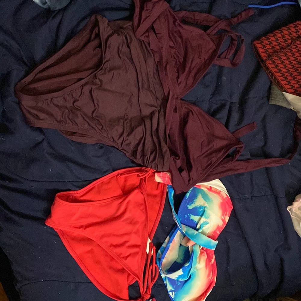 Kana sol bathing suit. Straps and a bikini. Purple colored. Size M.